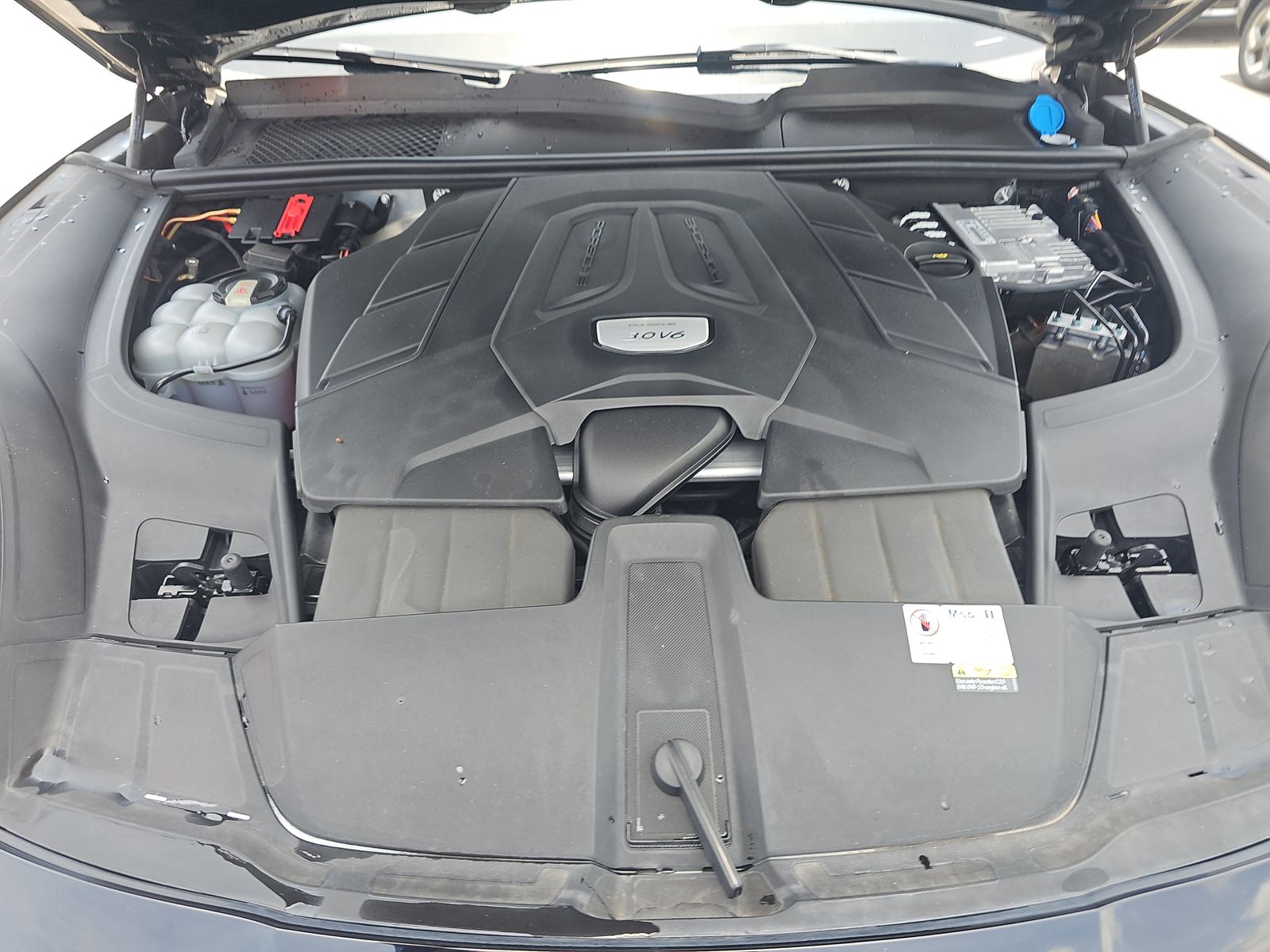 2023 Porsche Cayenne Platinum Edition AWD
