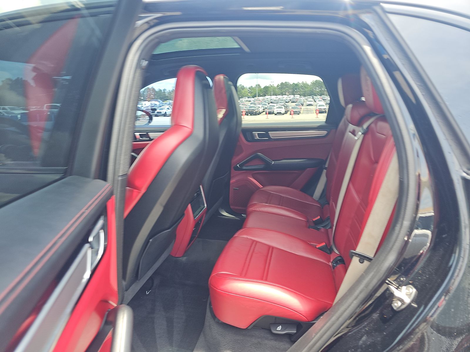 2023 Porsche Cayenne Platinum Edition AWD