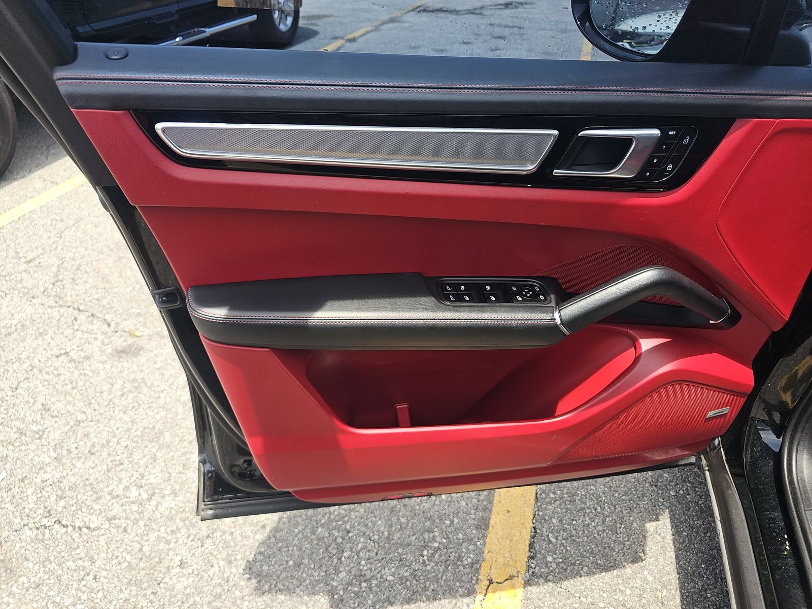 2023 Porsche Cayenne Platinum Edition AWD