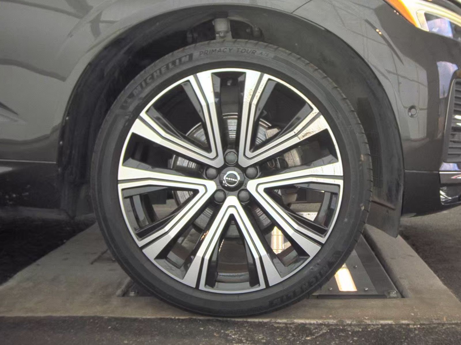2023 Volvo XC60 B5 Ultimate AWD