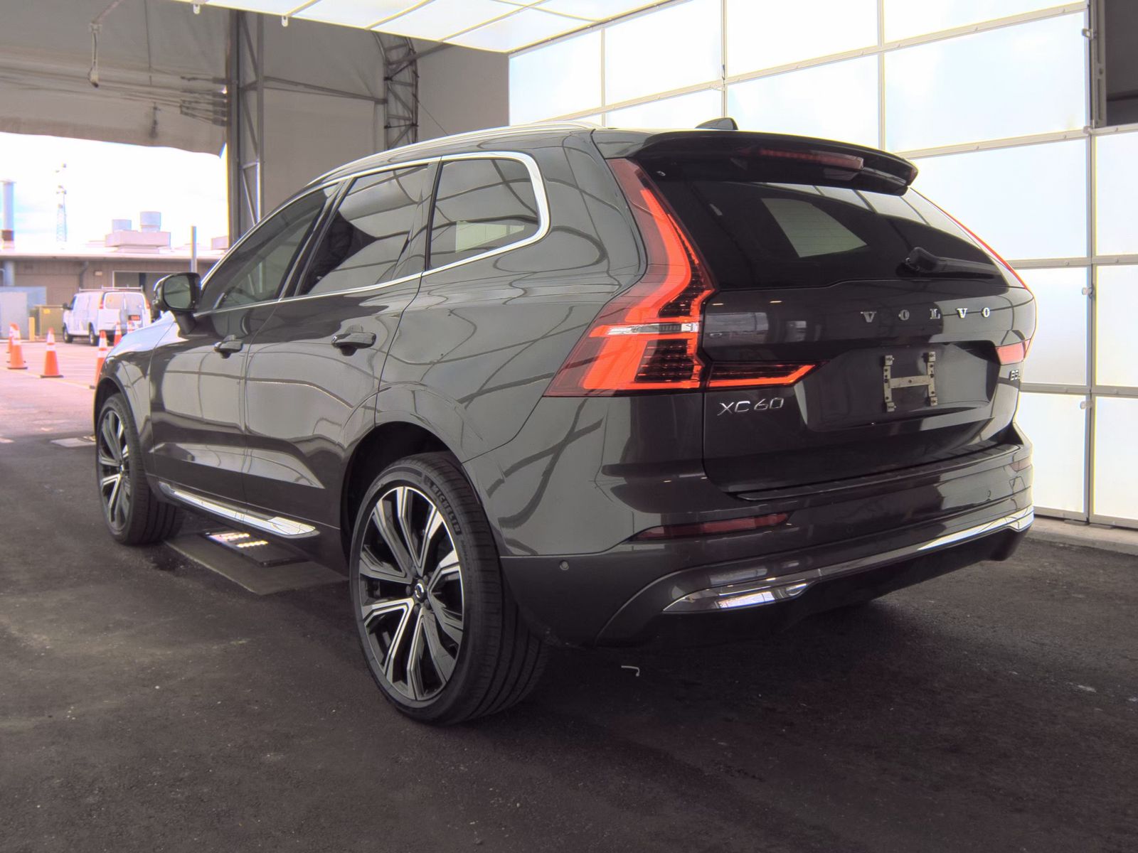2023 Volvo XC60 B5 Ultimate AWD