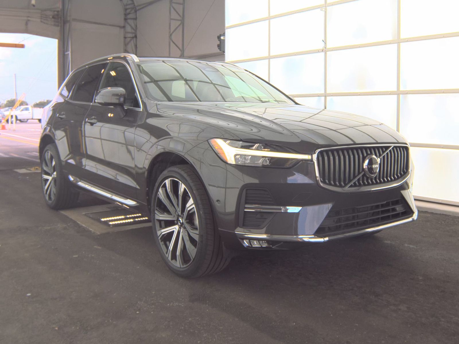 2023 Volvo XC60 B5 Ultimate AWD