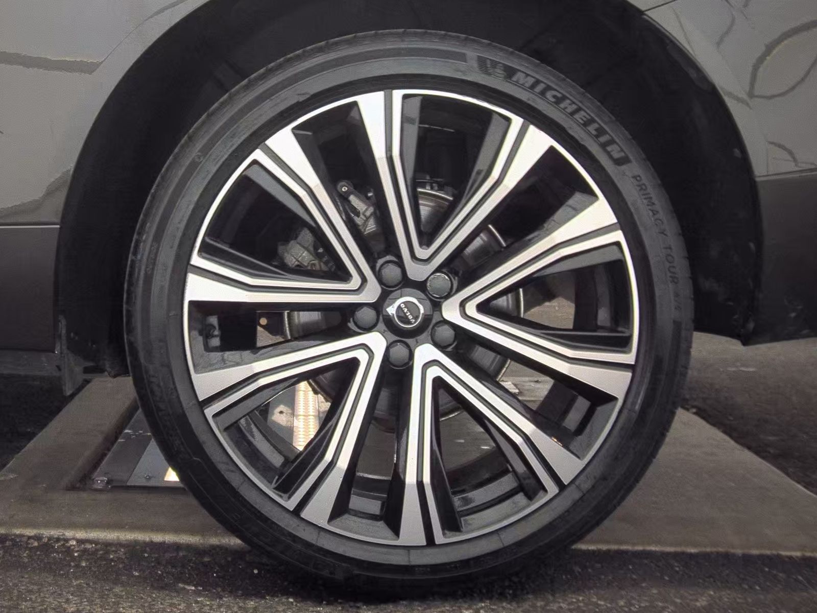 2023 Volvo XC60 B5 Ultimate AWD