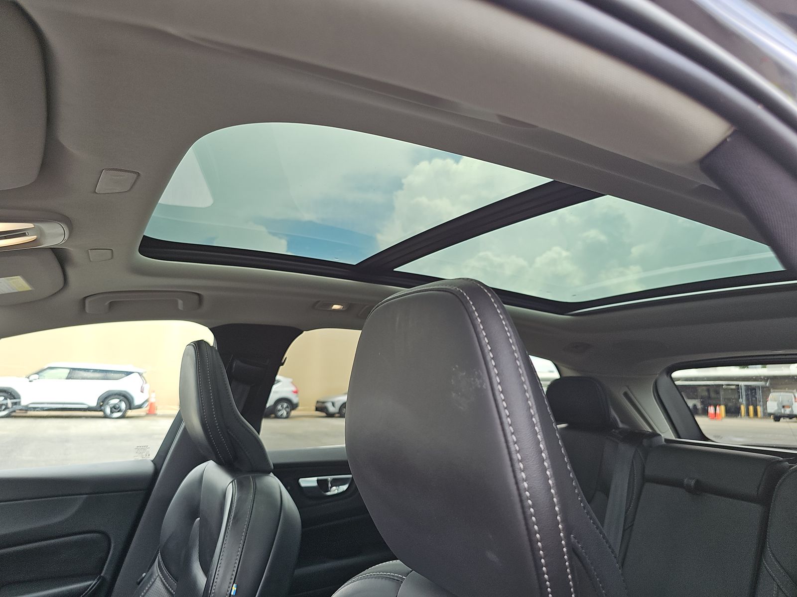 2023 Volvo XC60 B5 Ultimate AWD