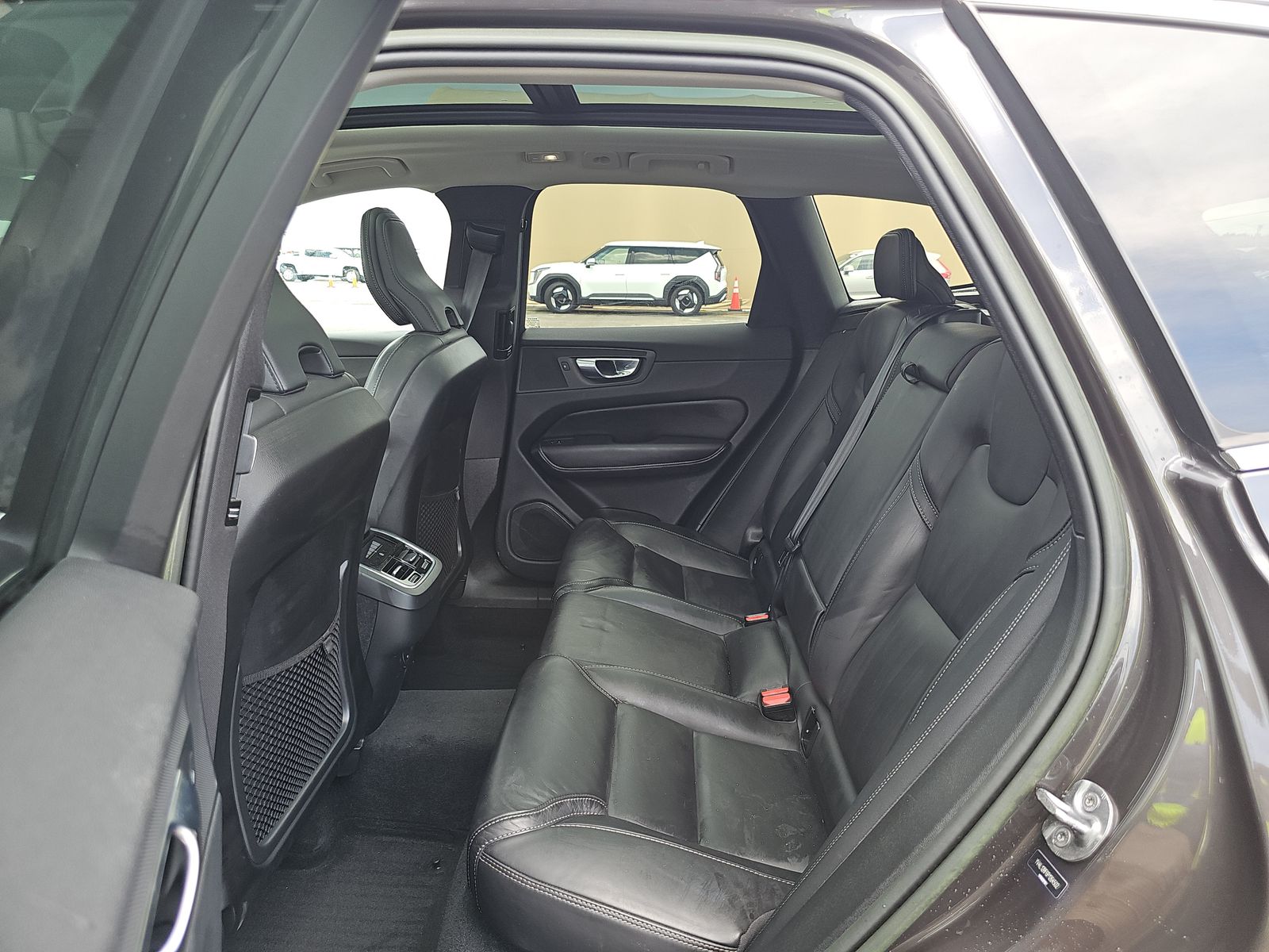 2023 Volvo XC60 B5 Ultimate AWD
