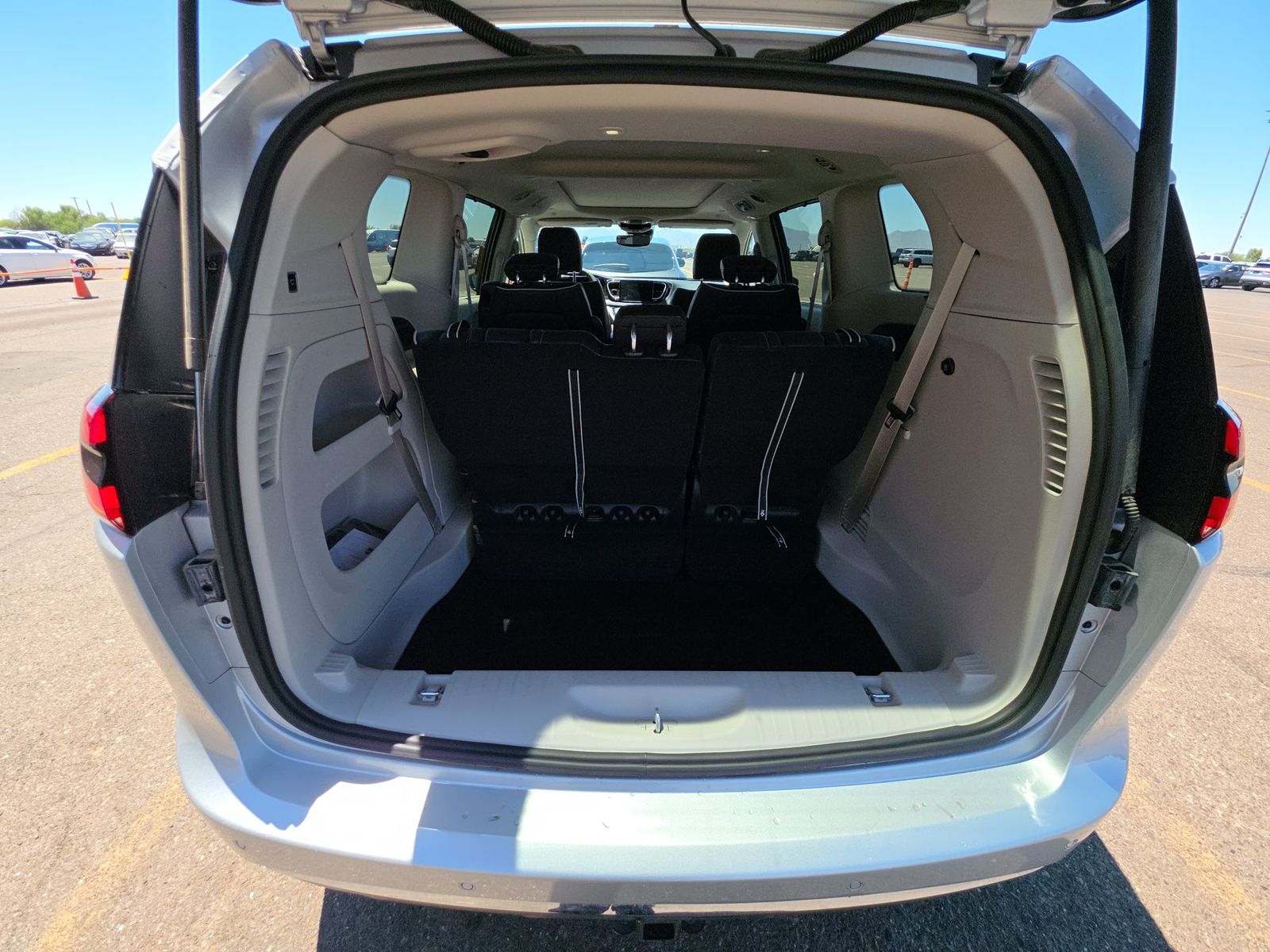 2024 Chrysler Pacifica Limited FWD