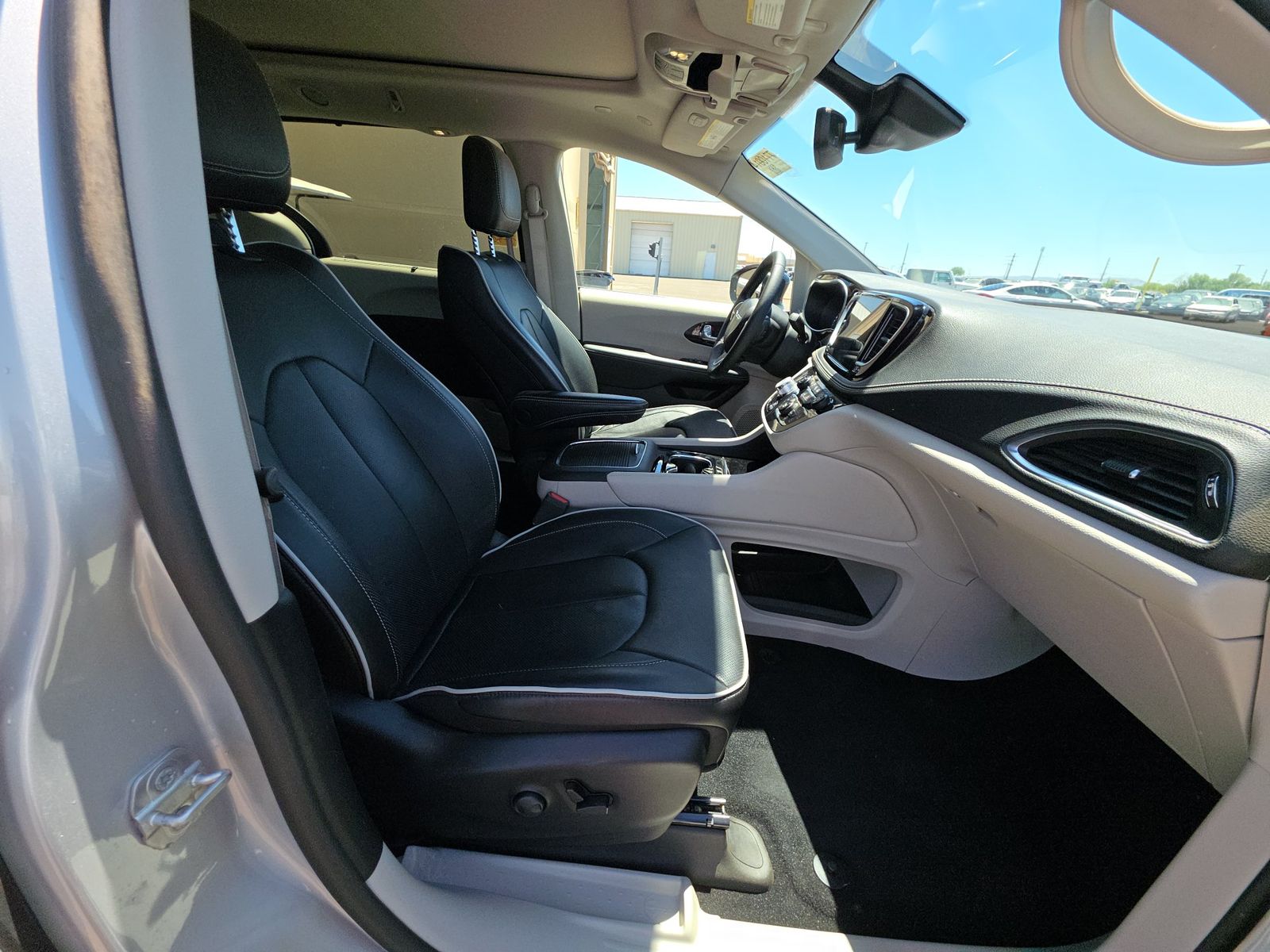 2024 Chrysler Pacifica Limited FWD