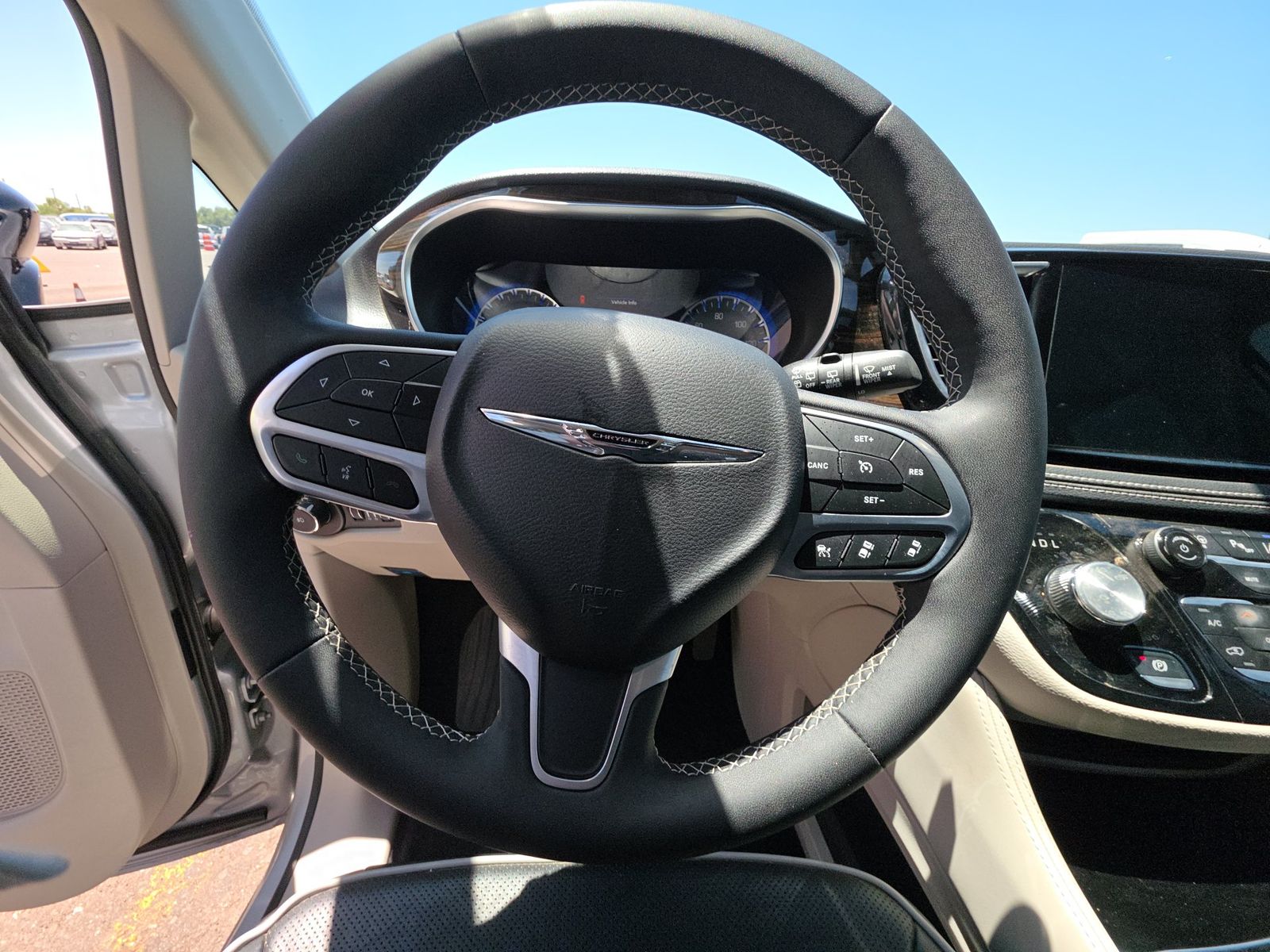 2024 Chrysler Pacifica Limited FWD