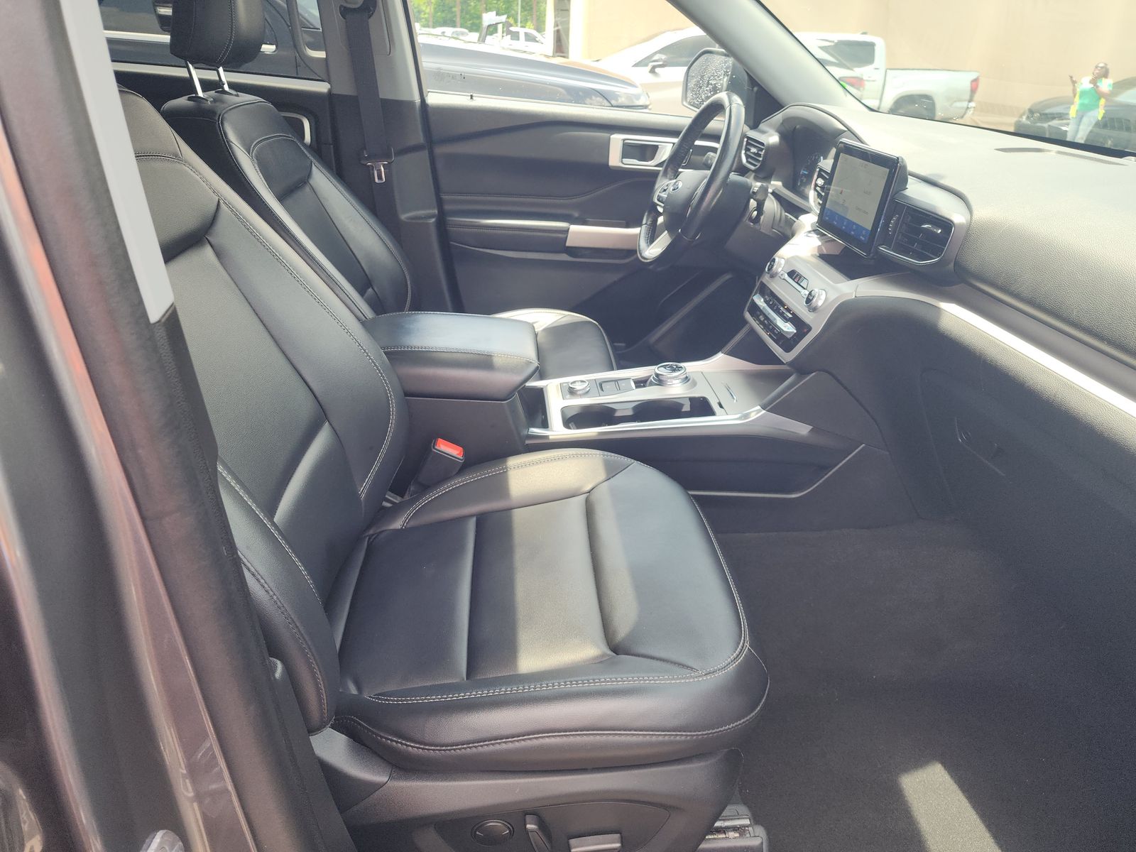 2023 Ford Explorer XLT AWD