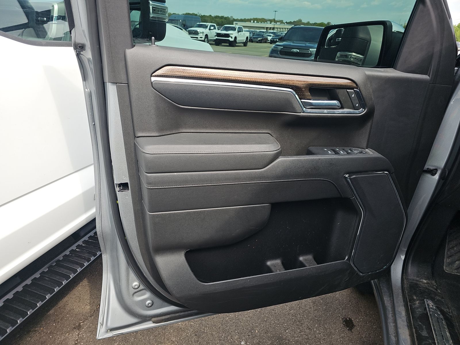 2023 Chevrolet Silverado 1500 LT AWD
