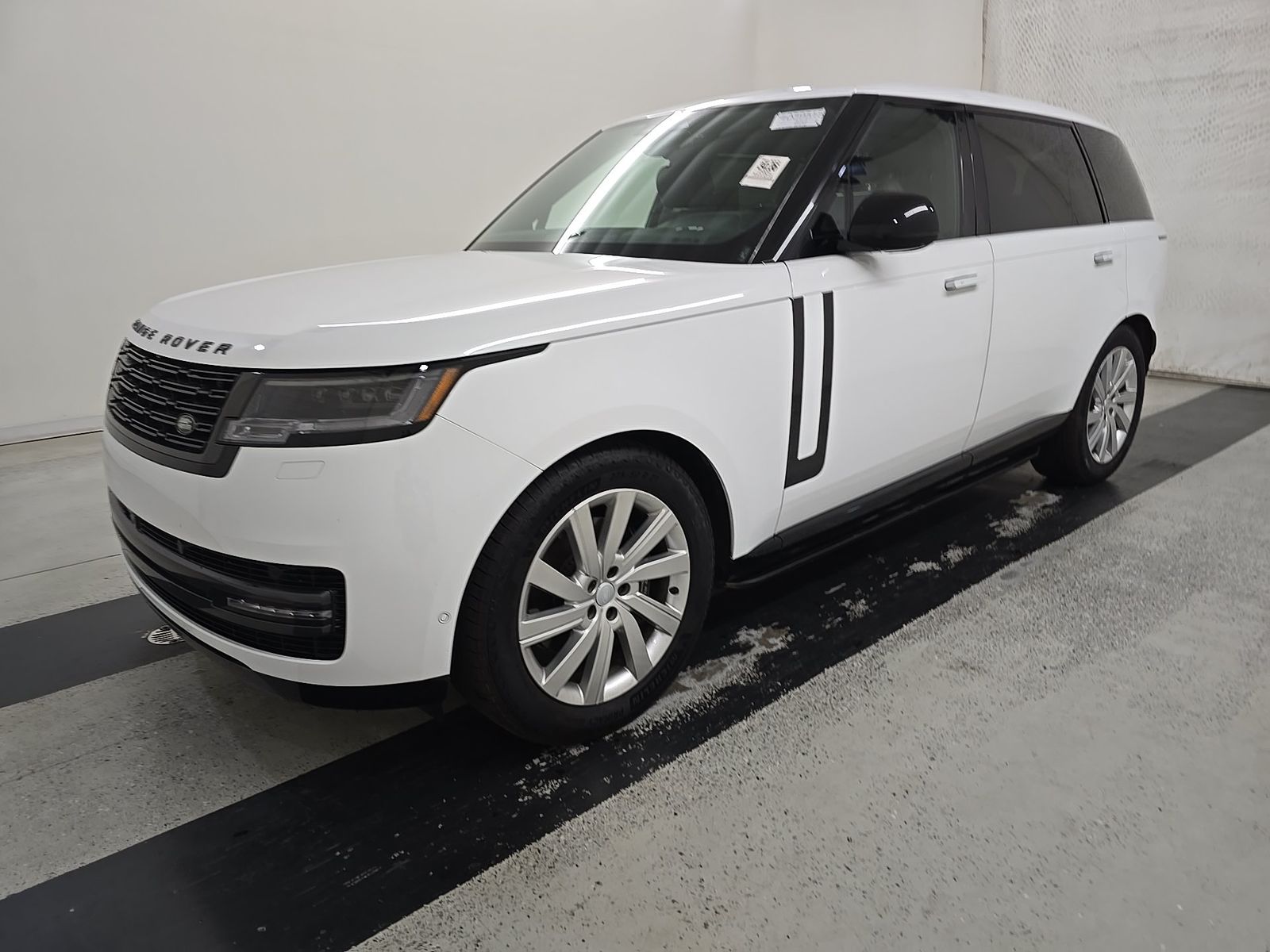 2024 Land Rover Range Rover SE LWB FWD