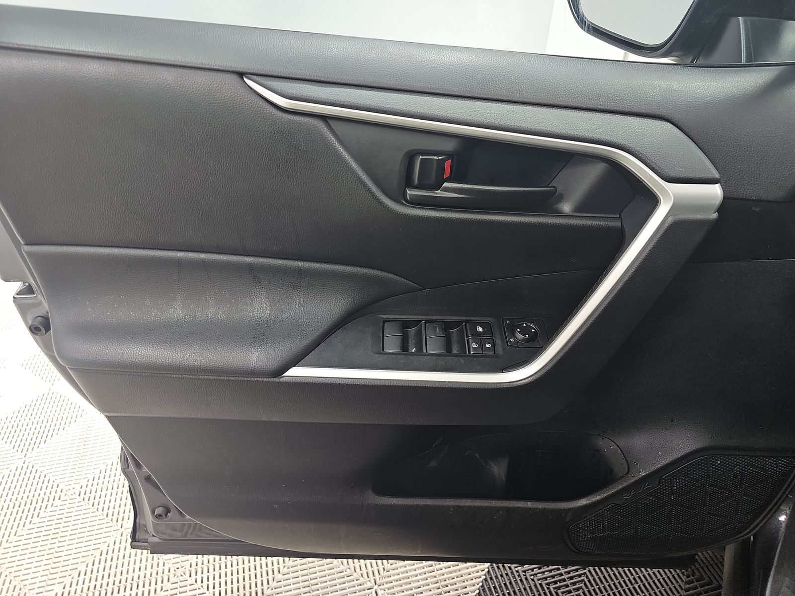 2025 Toyota RAV4 LE AWD