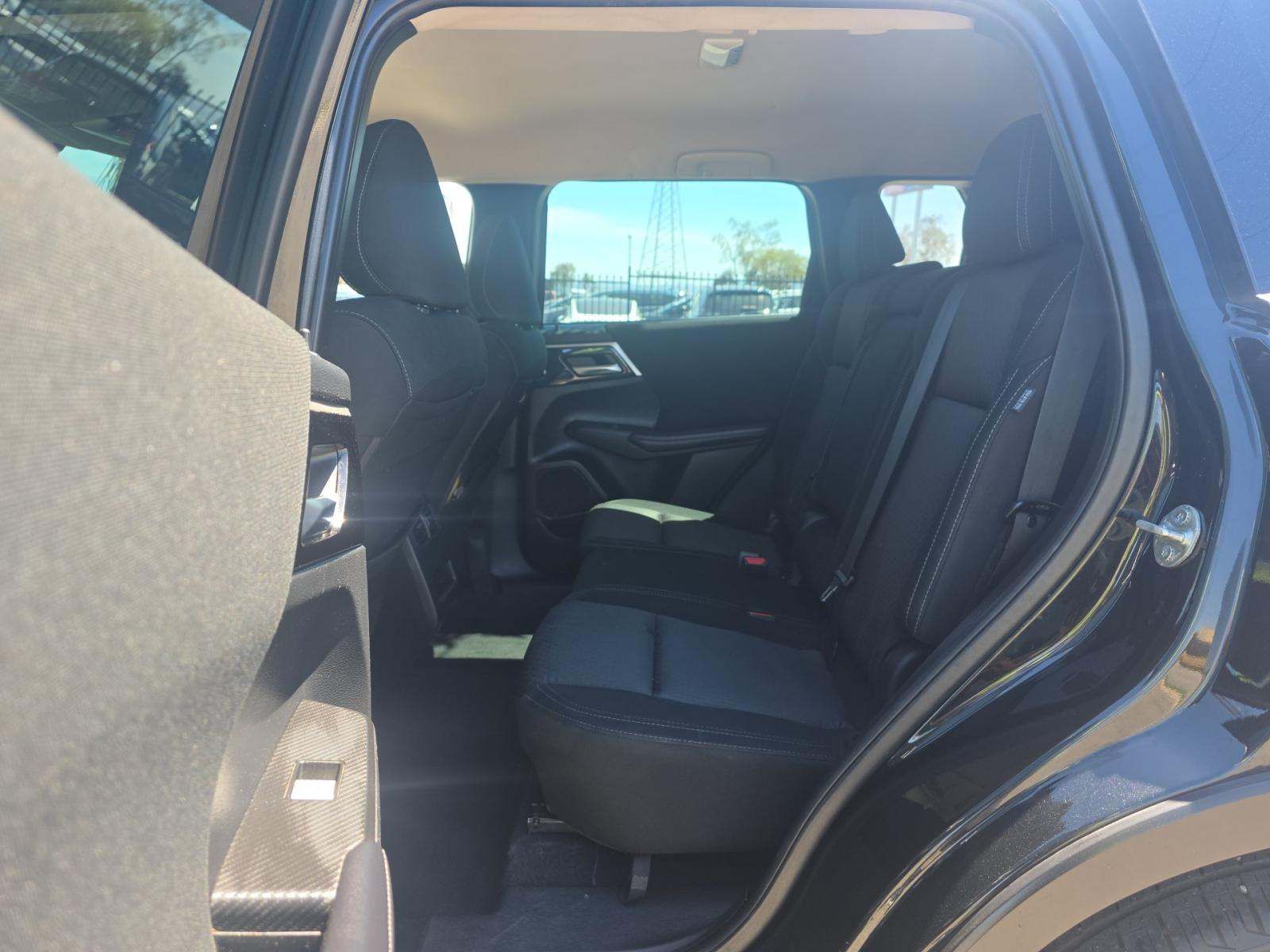 2023 Mitsubishi Outlander ES FWD