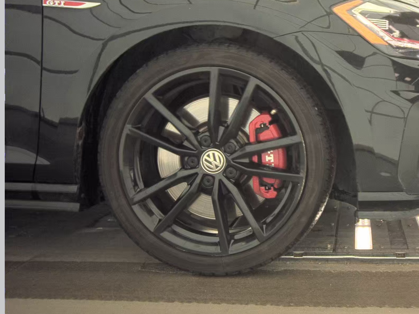 2021 Volkswagen Golf GTI 2.0T SE FWD