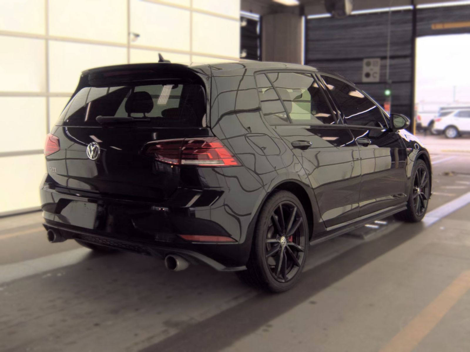 2021 Volkswagen Golf GTI 2.0T SE FWD
