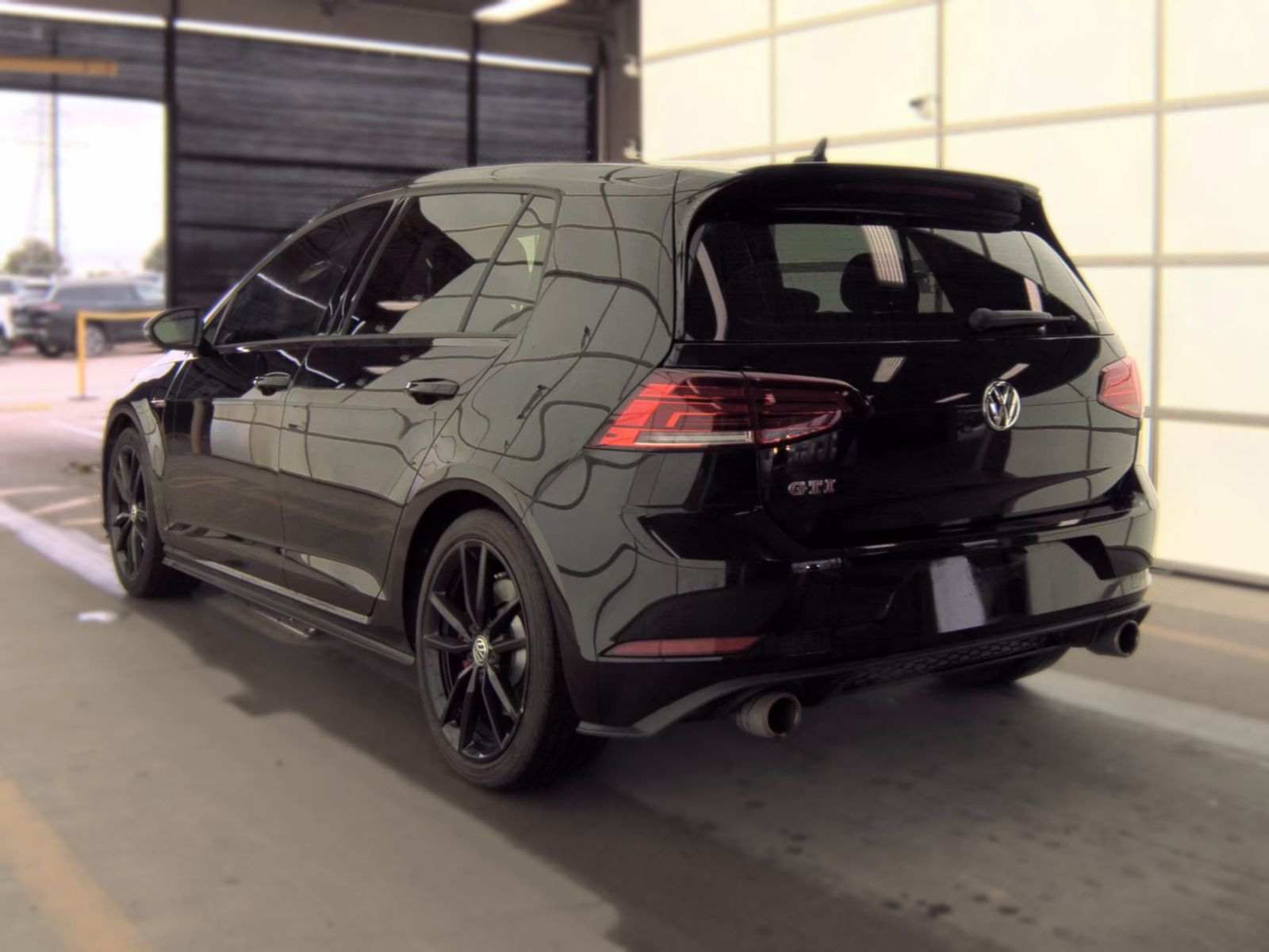 2021 Volkswagen Golf GTI 2.0T SE FWD