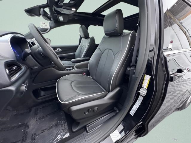 2026 Chrysler Pacifica Limited FWD