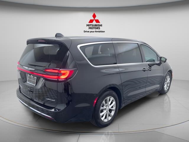 2026 Chrysler Pacifica Limited FWD