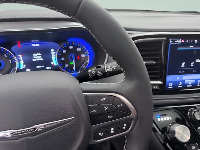 2026 Chrysler Pacifica Limited FWD