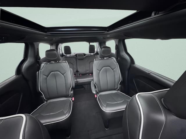 2026 Chrysler Pacifica Limited FWD