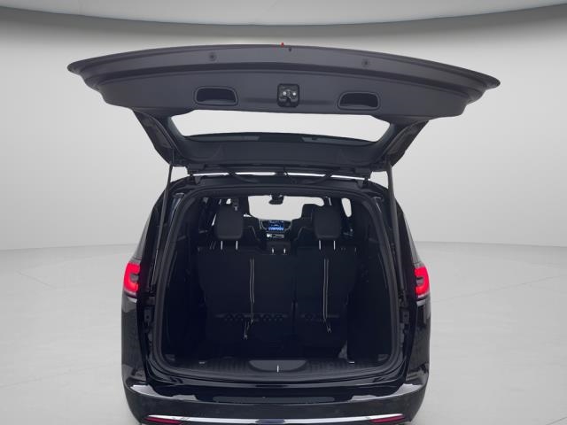 2026 Chrysler Pacifica Limited FWD