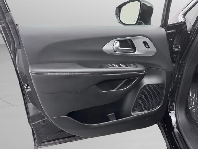 2026 Chrysler Pacifica Limited FWD