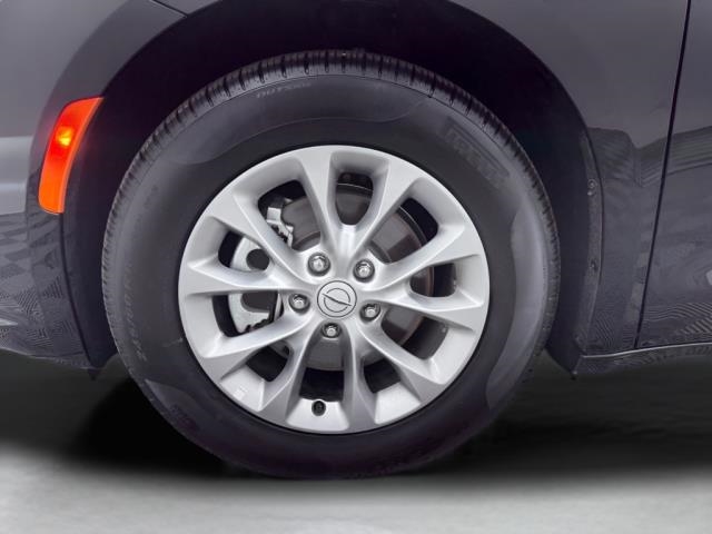 2026 Chrysler Pacifica Limited FWD