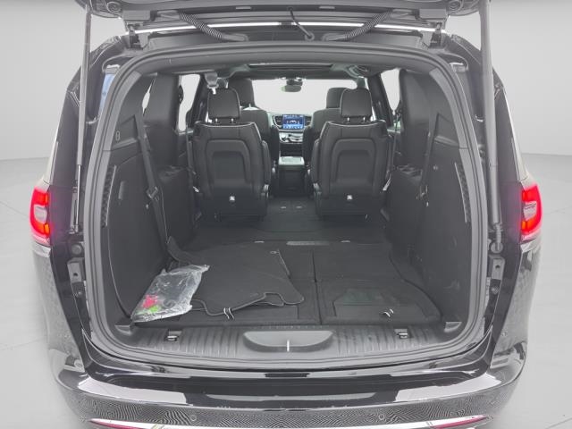 2026 Chrysler Pacifica Limited FWD