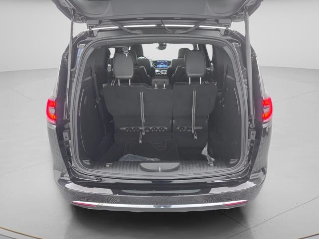 2026 Chrysler Pacifica Limited FWD