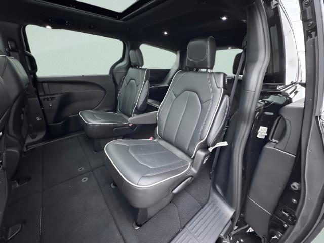 2026 Chrysler Pacifica Limited FWD