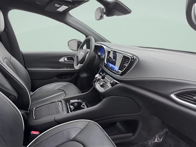 2026 Chrysler Pacifica Limited FWD