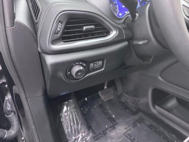 2026 Chrysler Pacifica Limited FWD