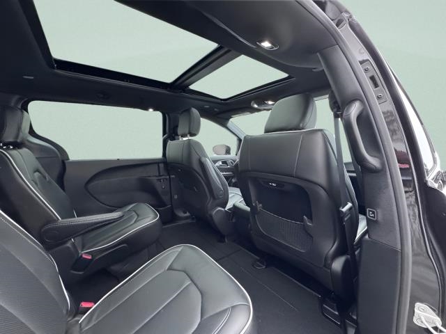 2026 Chrysler Pacifica Limited FWD