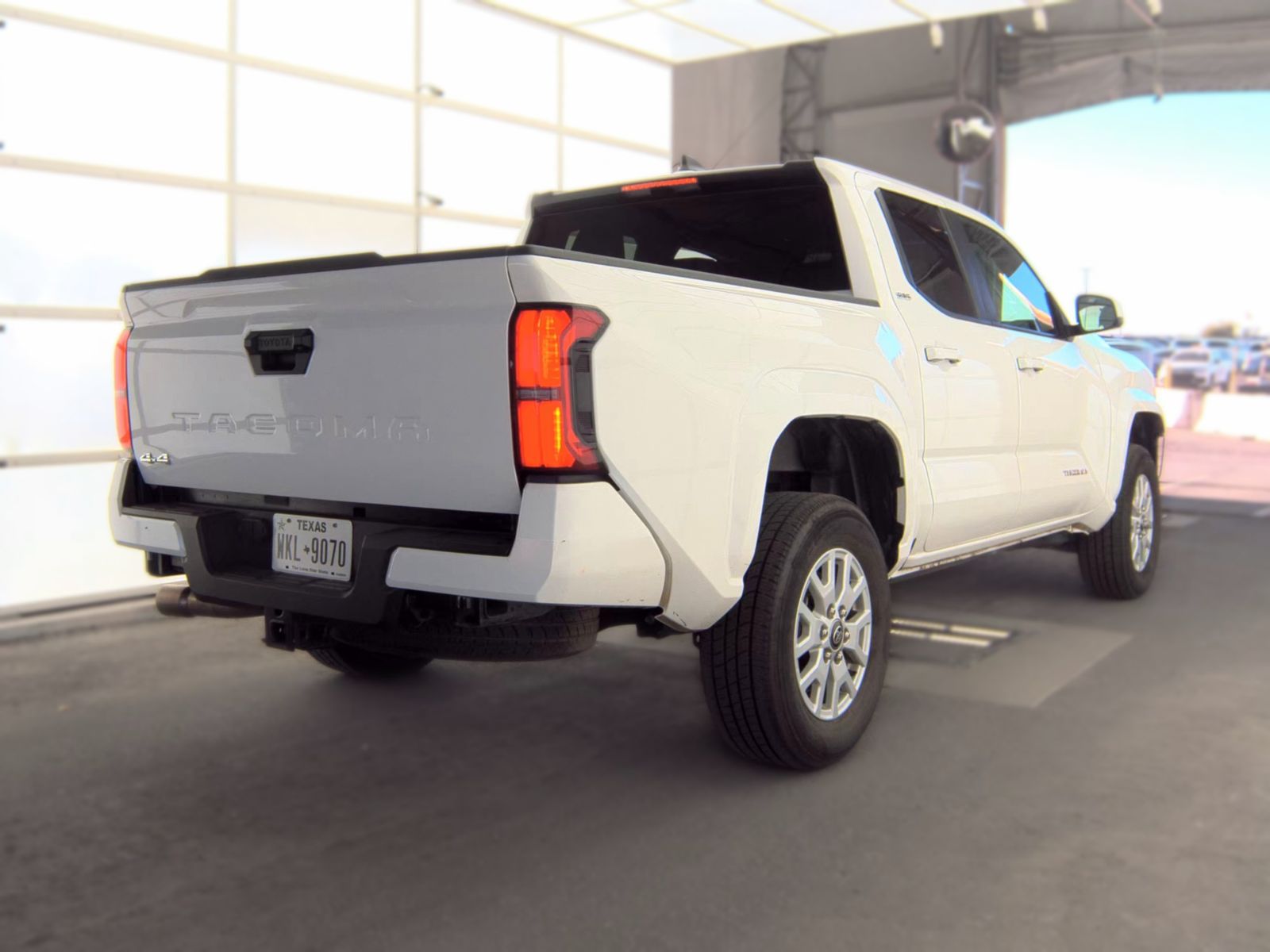 2025 Toyota Tacoma SR5 AWD