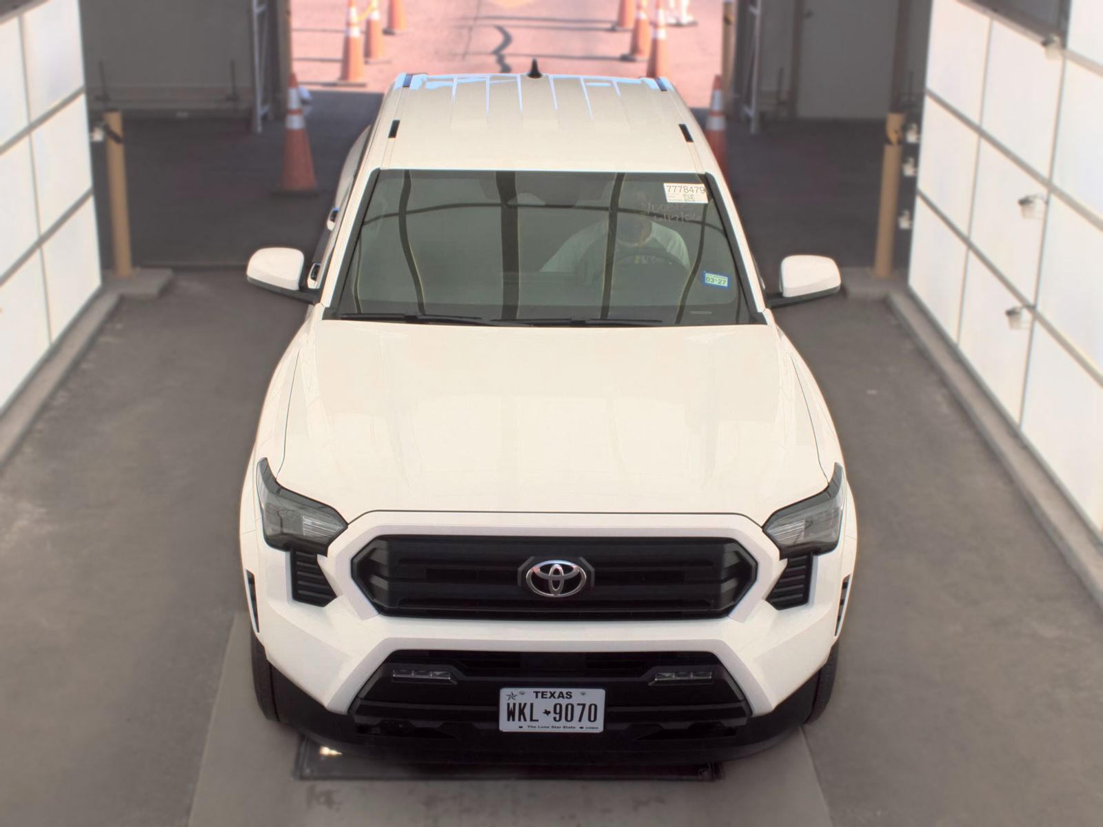 2025 Toyota Tacoma SR5 AWD