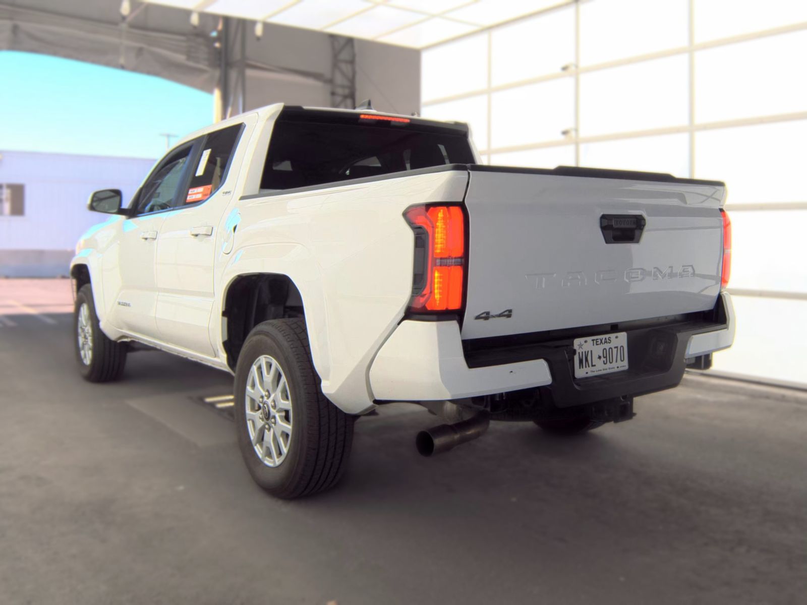 2025 Toyota Tacoma SR5 AWD
