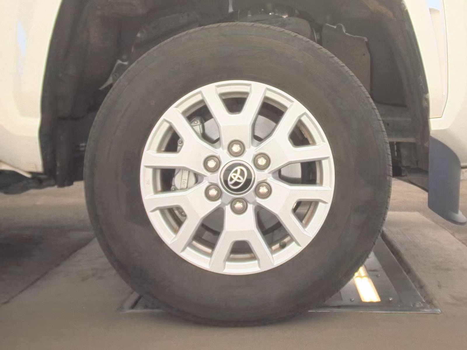 2025 Toyota Tacoma SR5 AWD