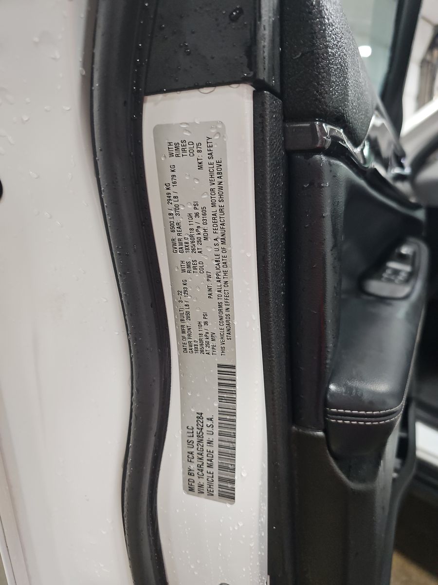 2022 Jeep Grand Cherokee L Laredo AWD