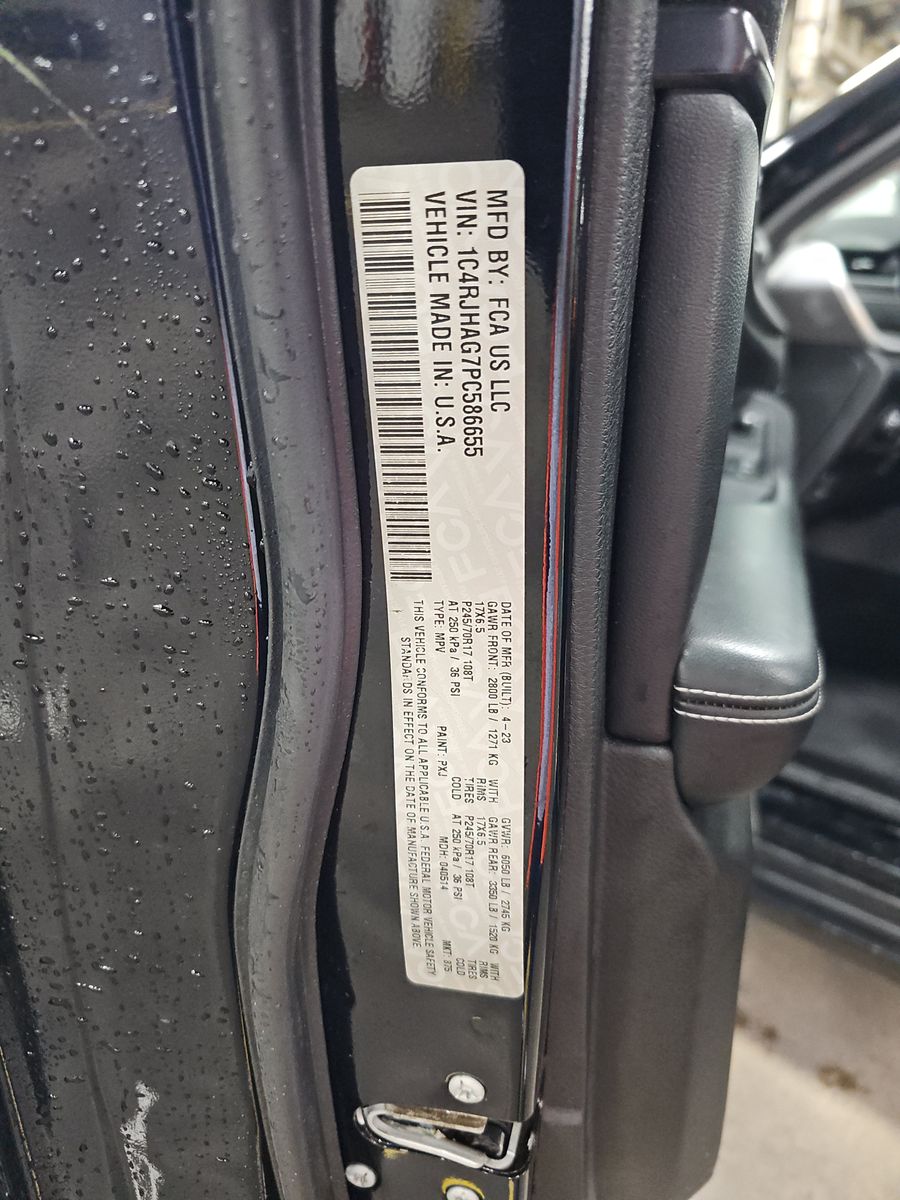 2023 Jeep Grand Cherokee Laredo AWD