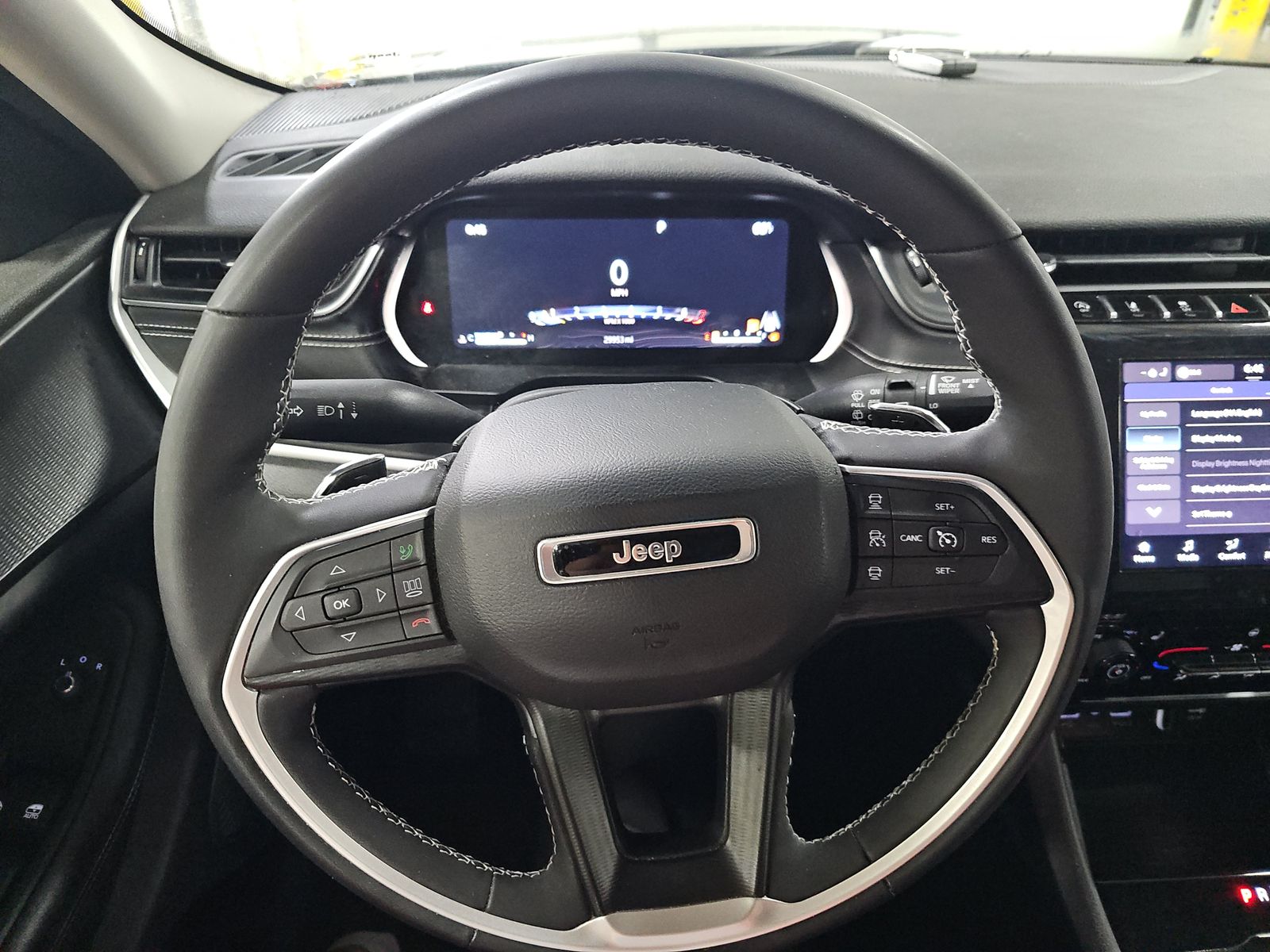 2023 Jeep Grand Cherokee Laredo AWD