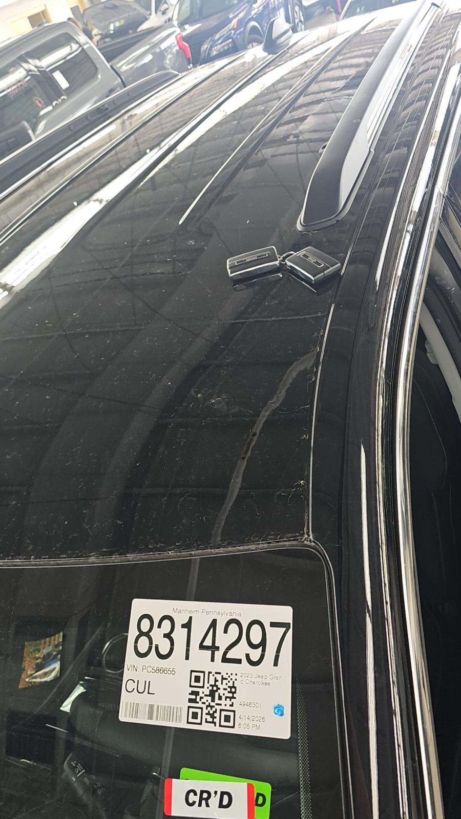 2023 Jeep Grand Cherokee Laredo AWD