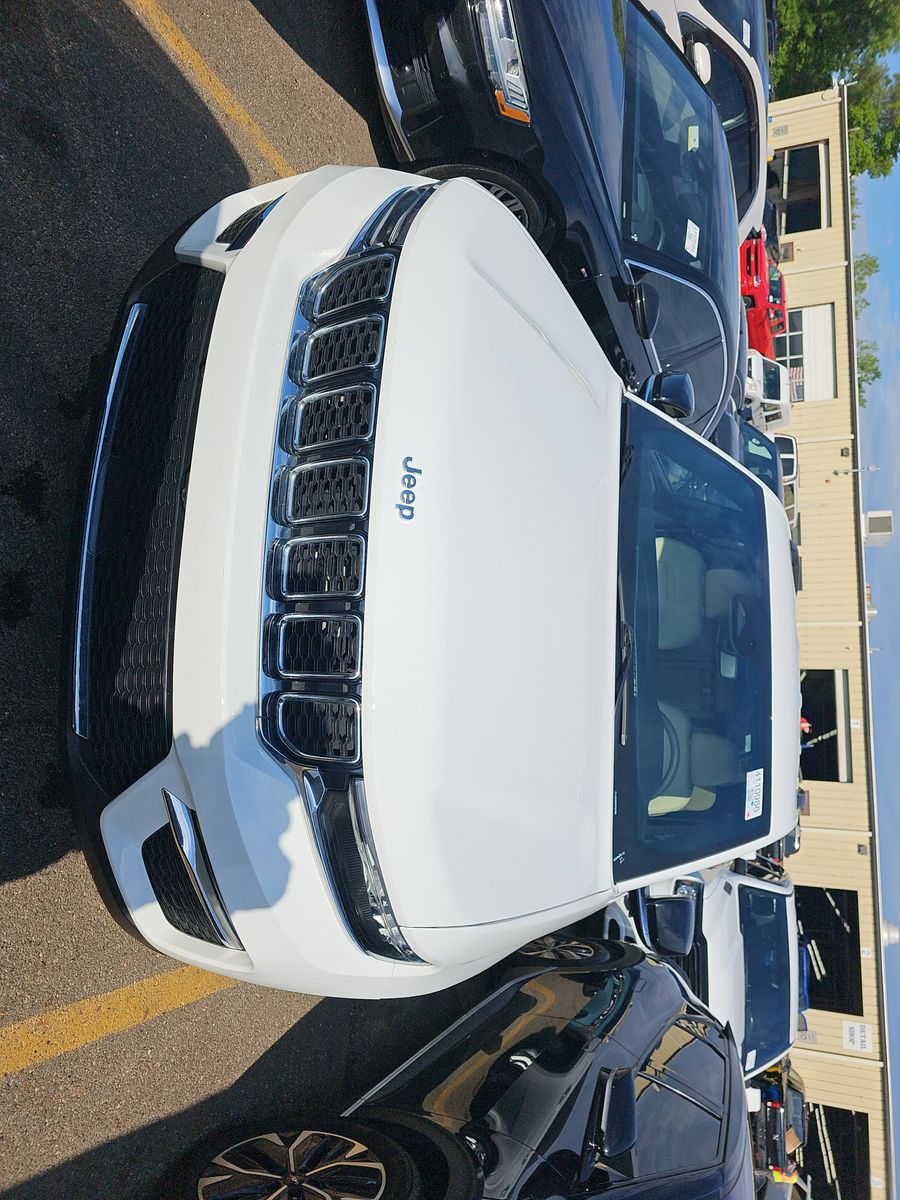 2023 Jeep Grand Cherokee Limited AWD