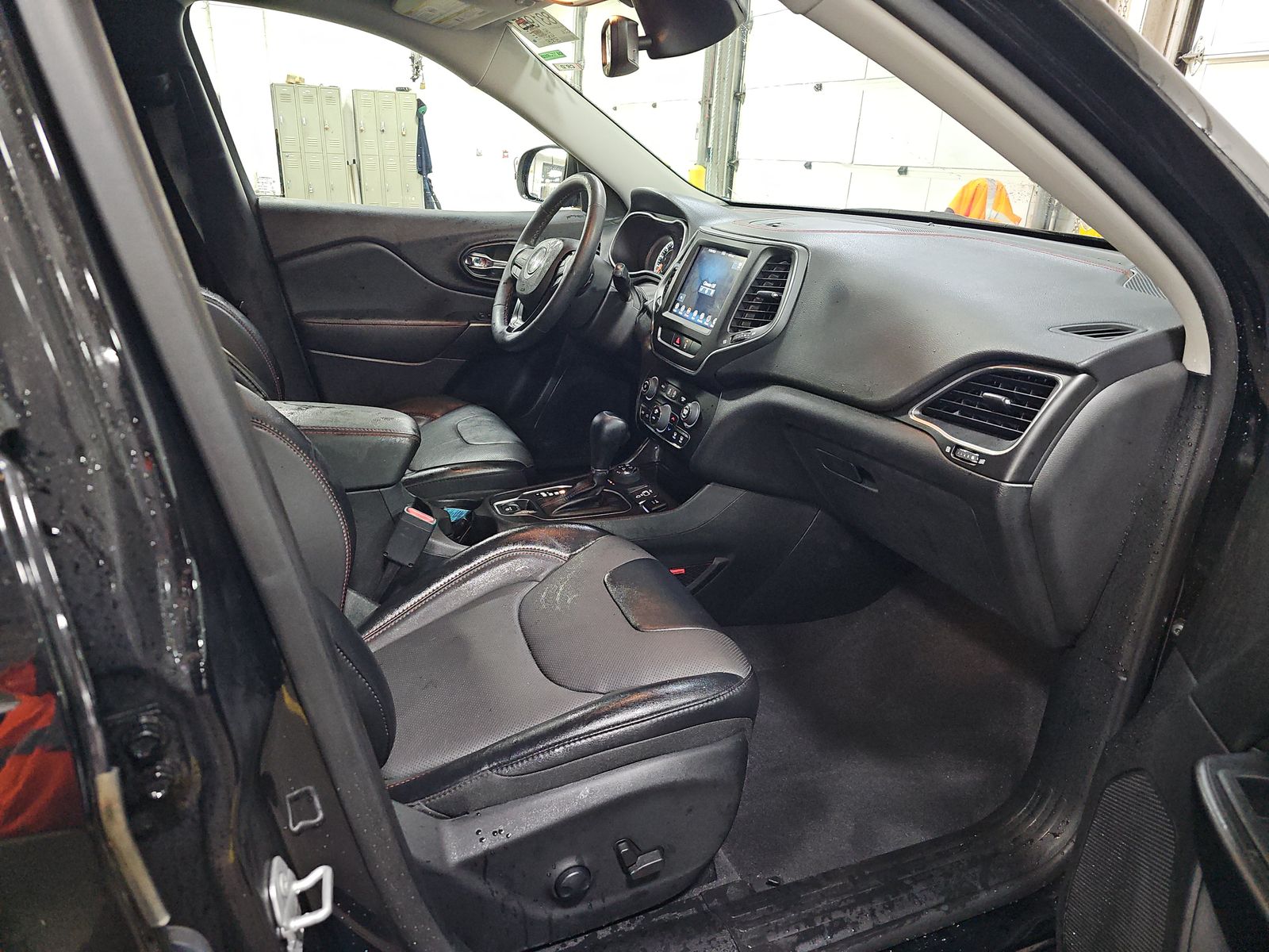 2022 Jeep Cherokee Trailhawk AWD