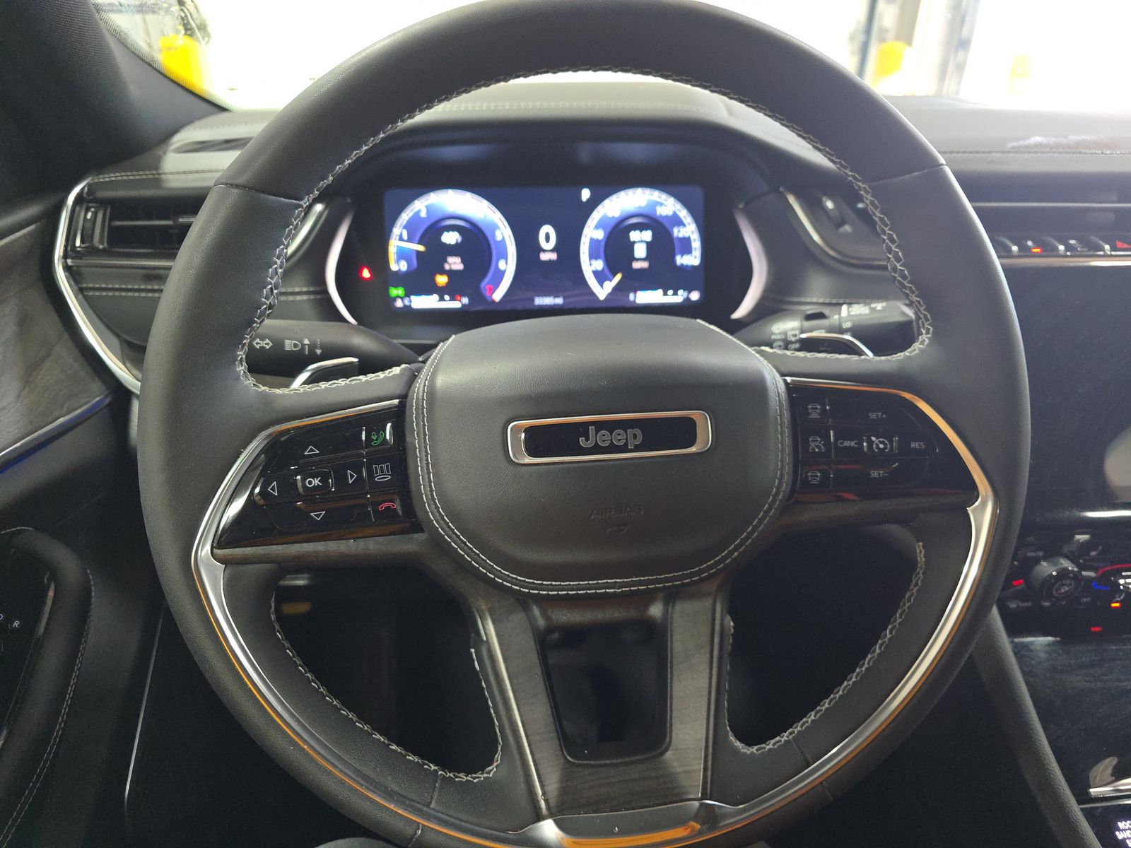 2023 Jeep Grand Cherokee Overland AWD
