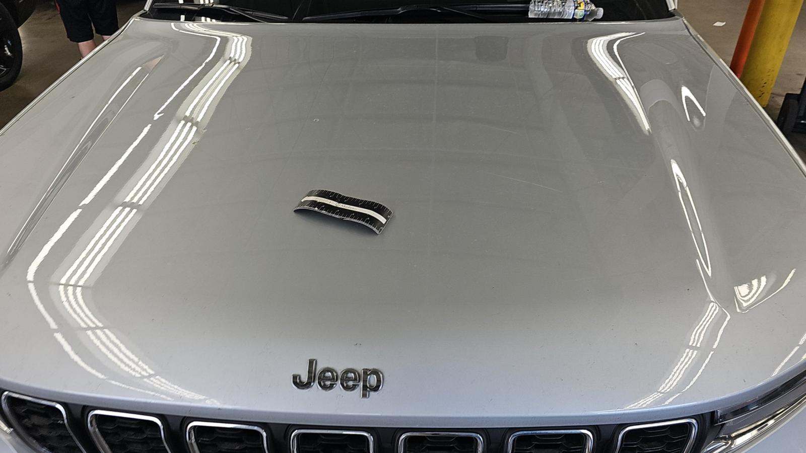2023 Jeep Grand Cherokee L Laredo AWD