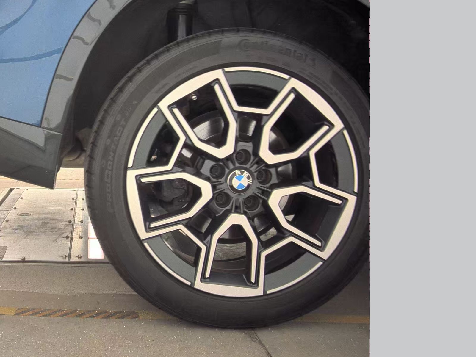 2023 BMW X1 xDrive28i AWD