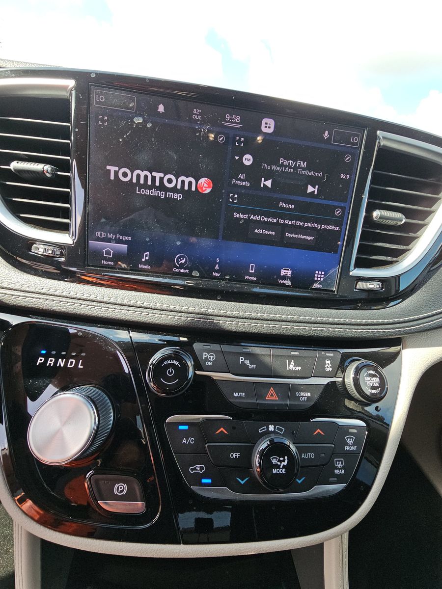 2021 Chrysler Pacifica Hybrid Limited FWD