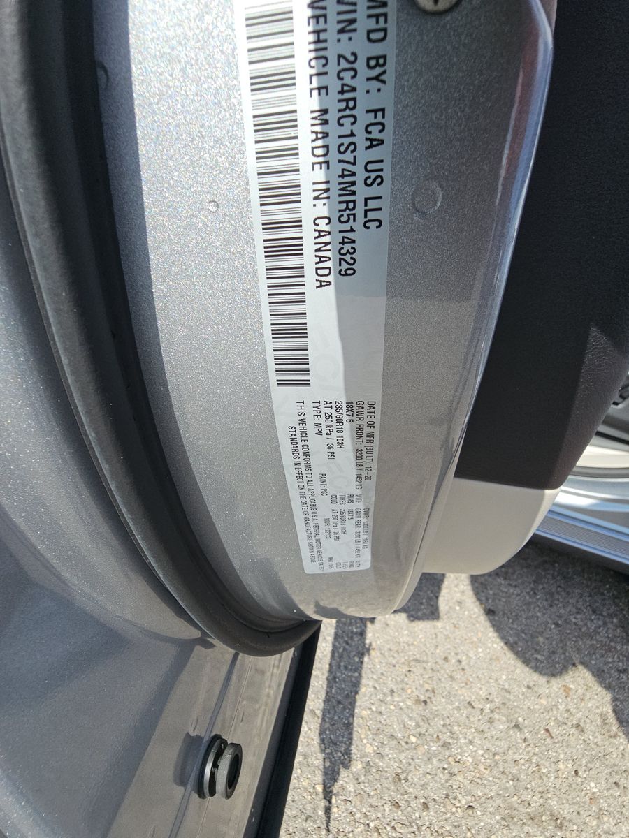 2021 Chrysler Pacifica Hybrid Limited FWD