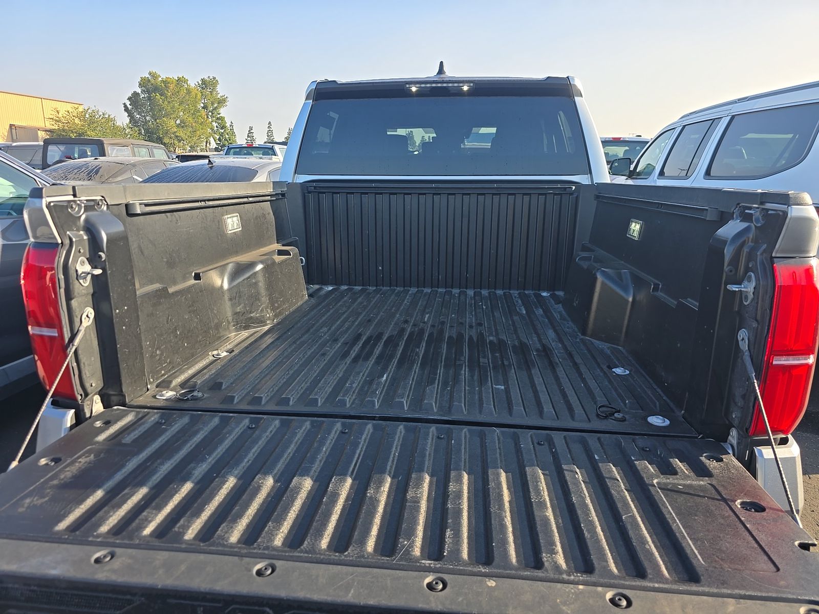 2025 Toyota Tacoma SR5 AWD