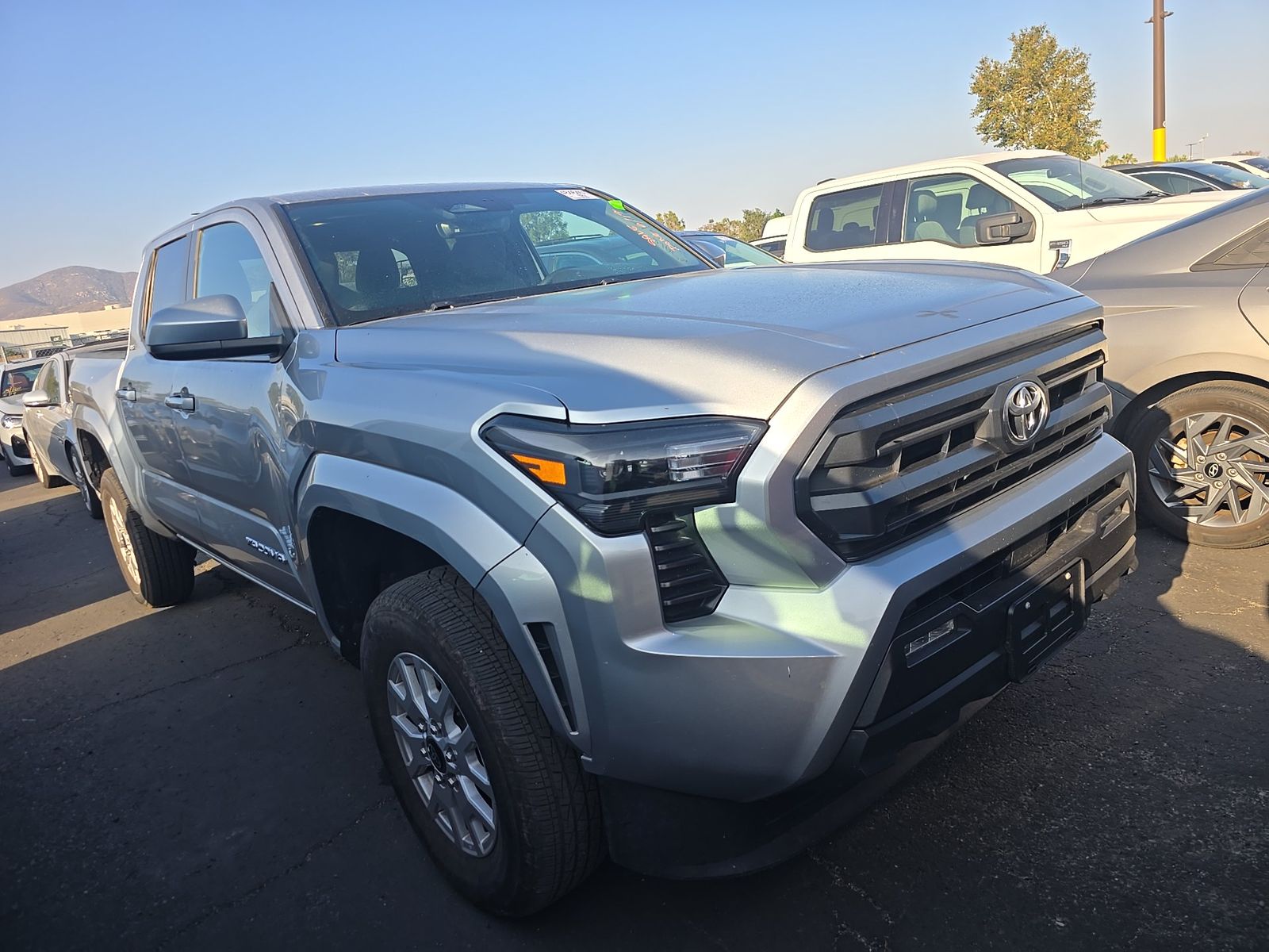 2025 Toyota Tacoma SR5 AWD